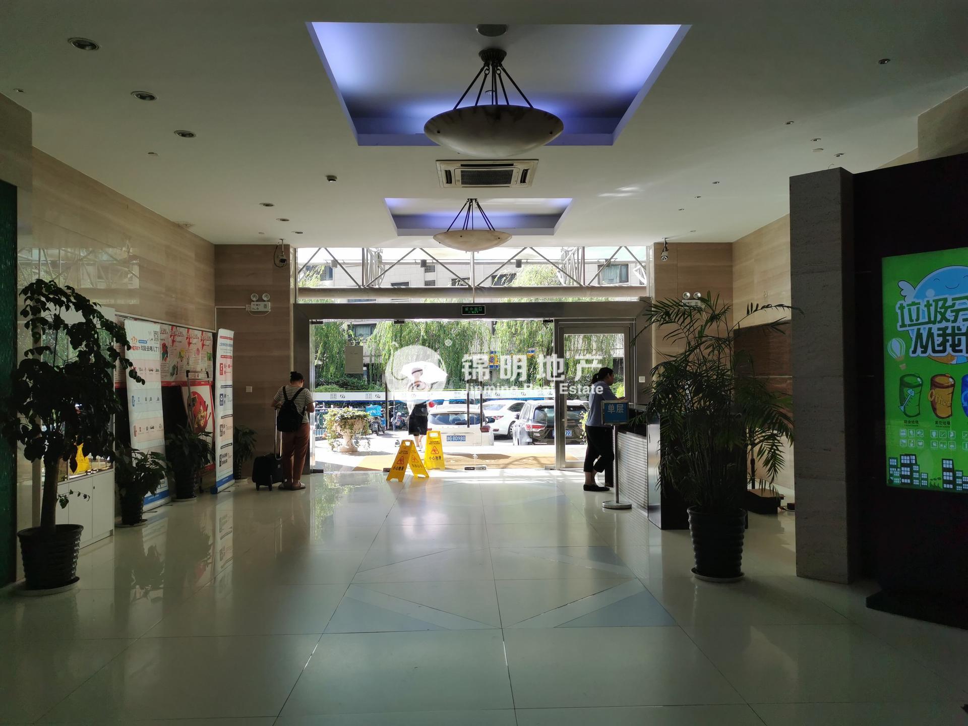 光新浦发广场385平米写字楼出租